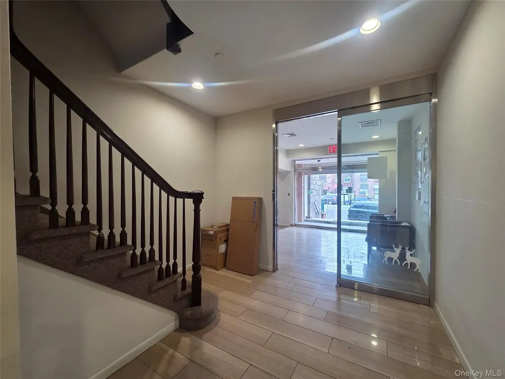 167-17 Northern Boulevard Flushing NY 11358