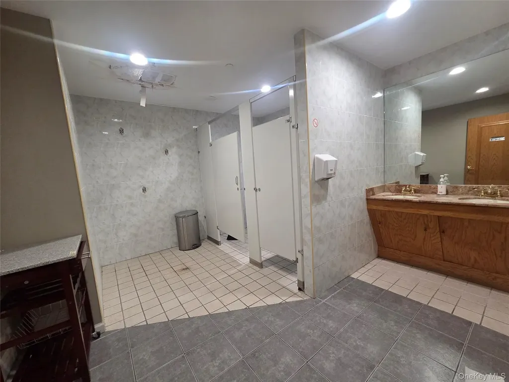167-17 Northern Boulevard Flushing NY 11358