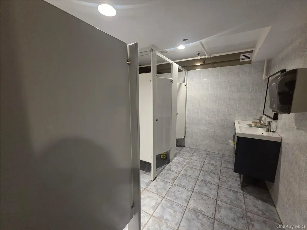 167-17 Northern Boulevard Flushing NY 11358