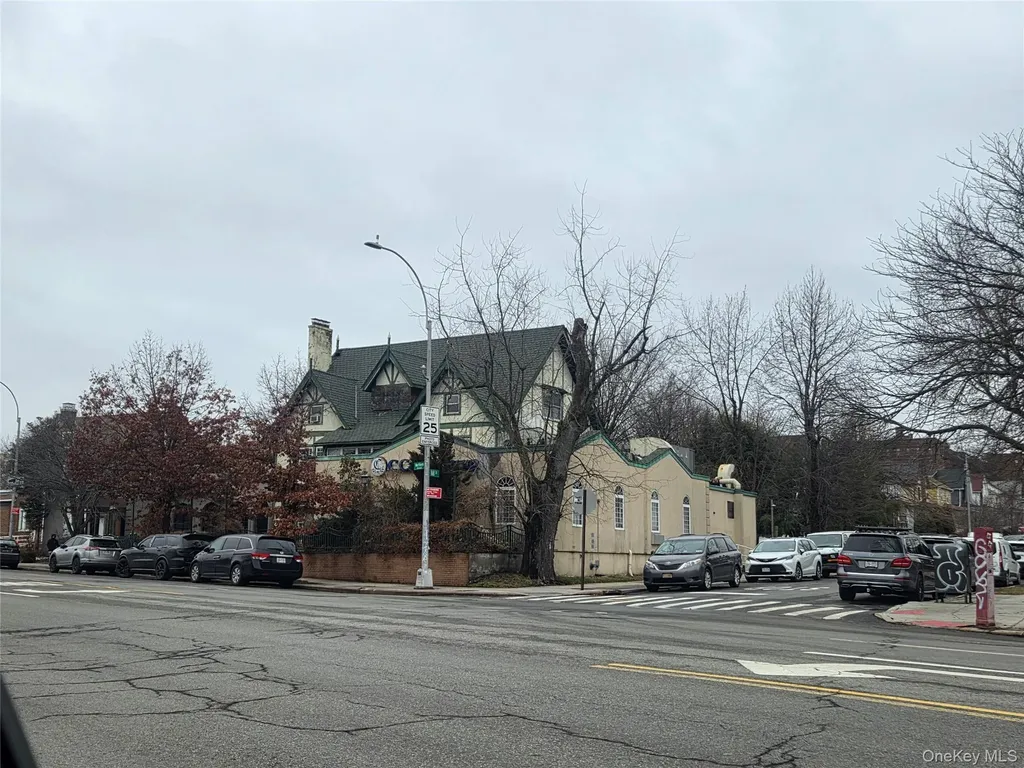 167-17 Northern Boulevard Flushing NY 11358