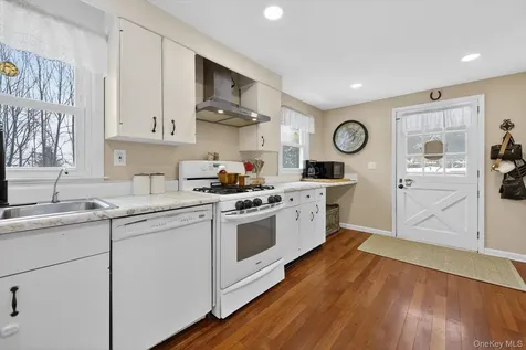 110 Stagecoach Pass Stormville NY 12582