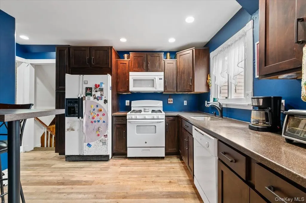 6 Gateway Street Bethpage NY 11714