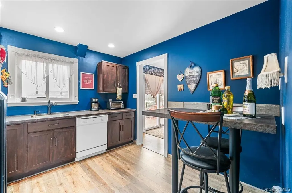 6 Gateway Street Bethpage NY 11714