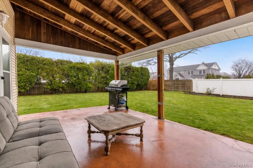 6 Gateway Street Bethpage NY 11714