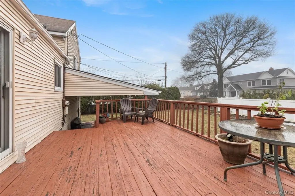 6 Gateway Street Bethpage NY 11714