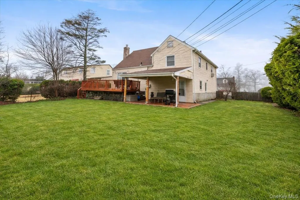 6 Gateway Street Bethpage NY 11714