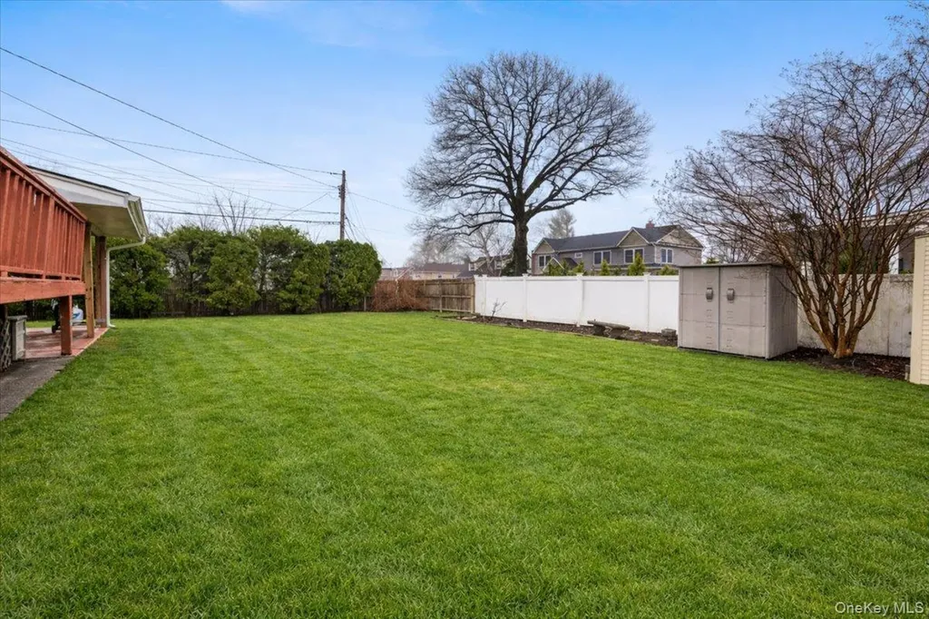 6 Gateway Street Bethpage NY 11714