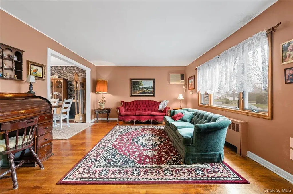 6 Gateway Street Bethpage NY 11714