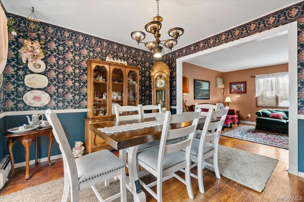 6 Gateway Street Bethpage NY 11714