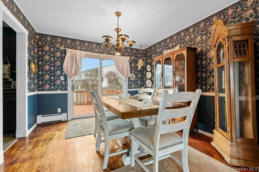 6 Gateway Street Bethpage NY 11714