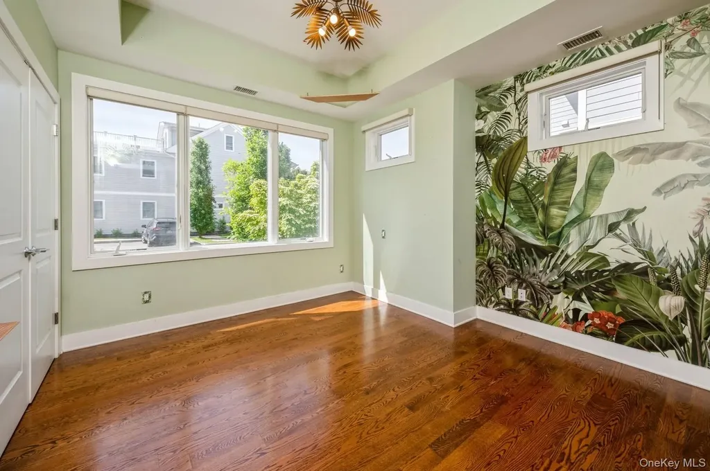 13 Island Point Bronx NY 10464