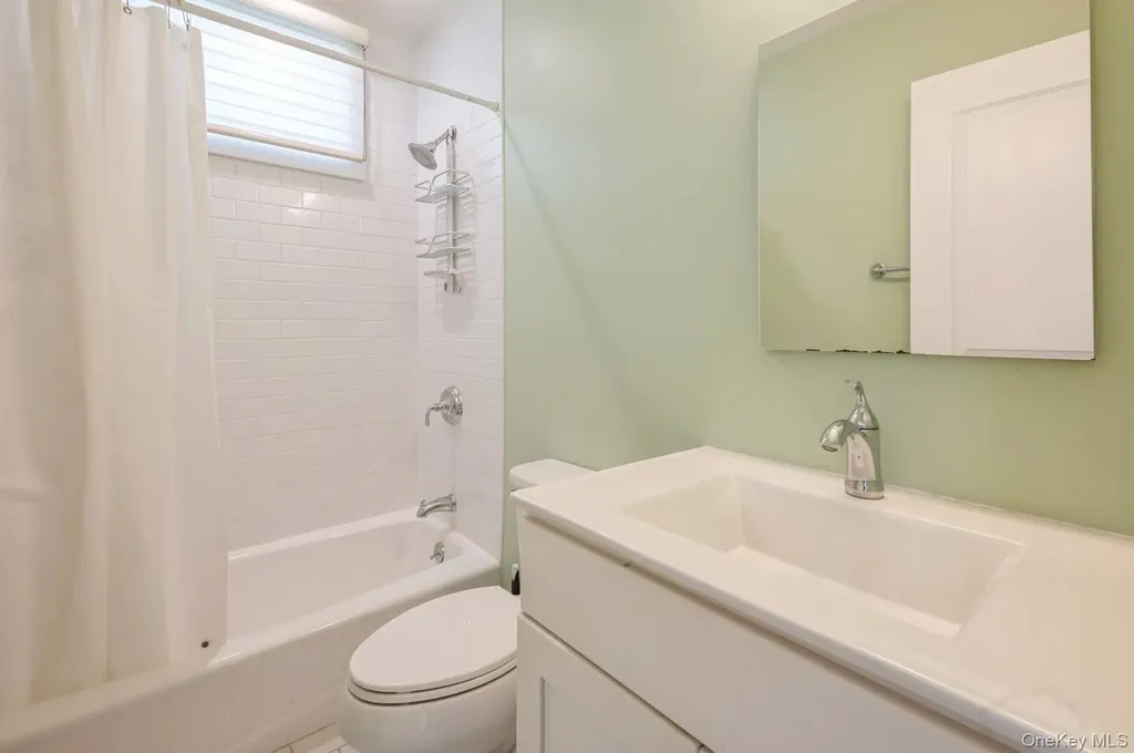 13 Island Point Bronx NY 10464