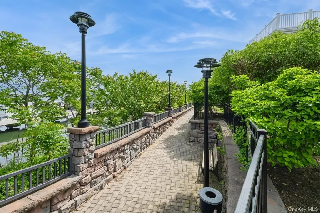 13 Island Point Bronx NY 10464