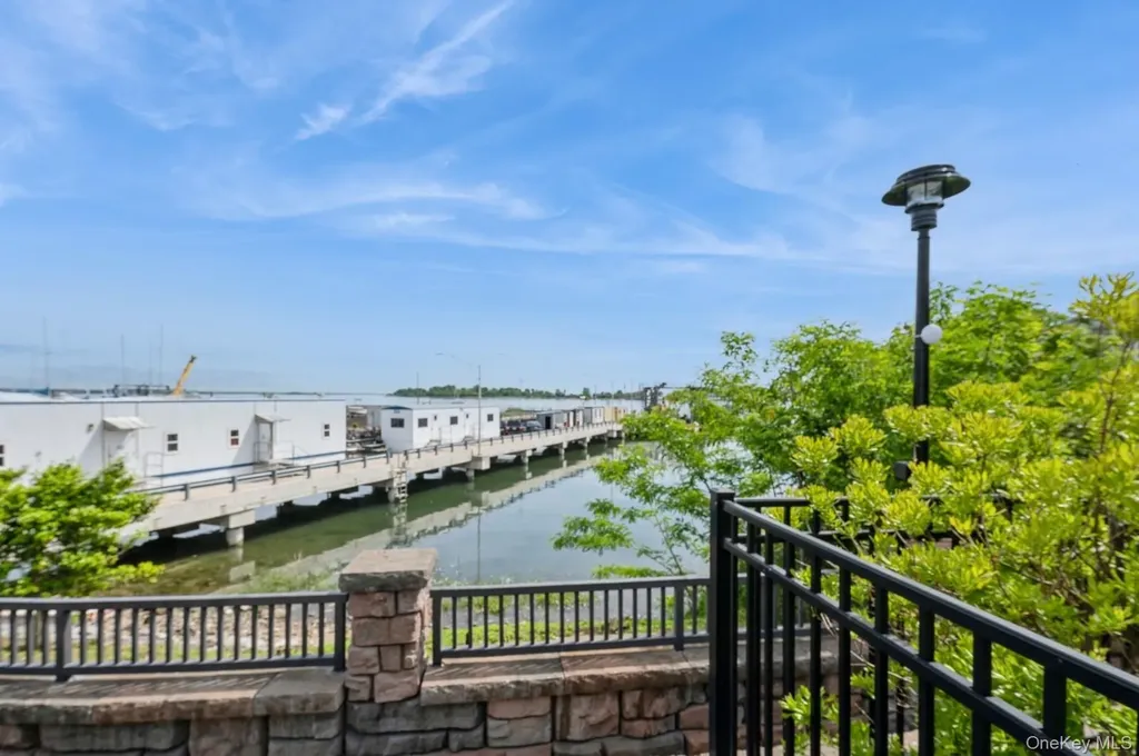 13 Island Point Bronx NY 10464