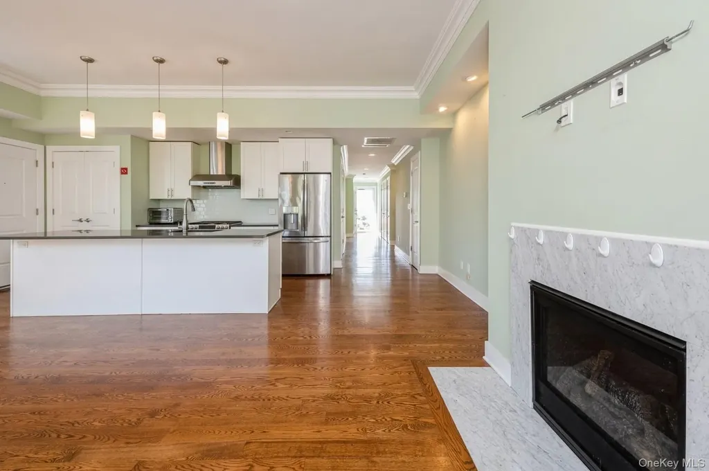 13 Island Point Bronx NY 10464