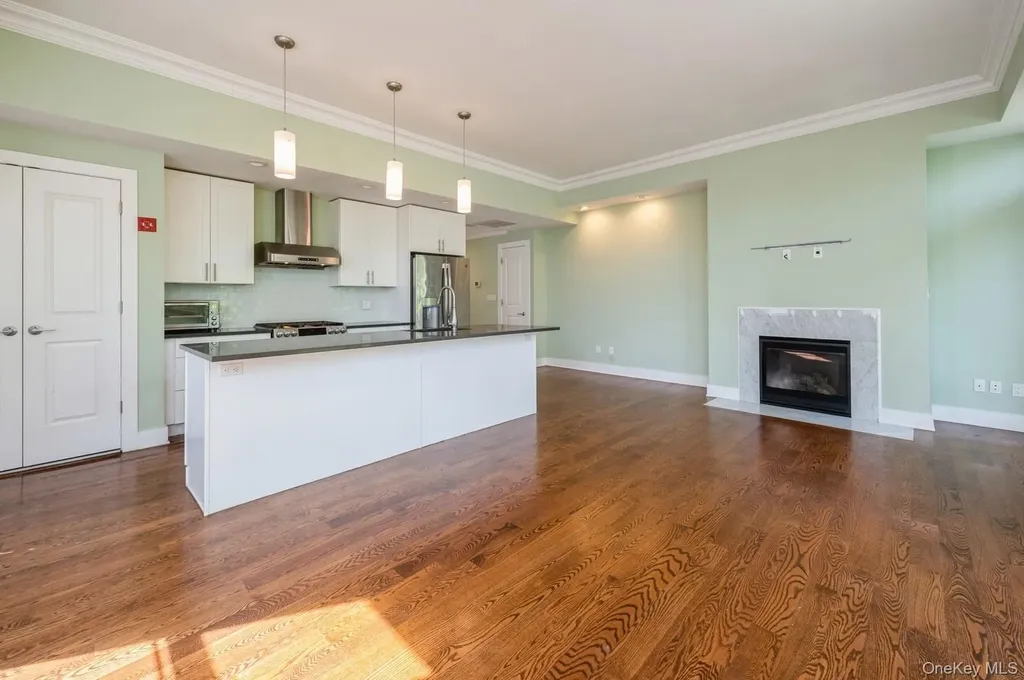 13 Island Point Bronx NY 10464