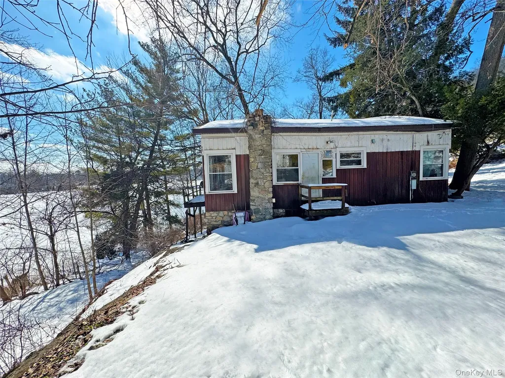 315 Lake Drive Lake Peekskill NY 10537