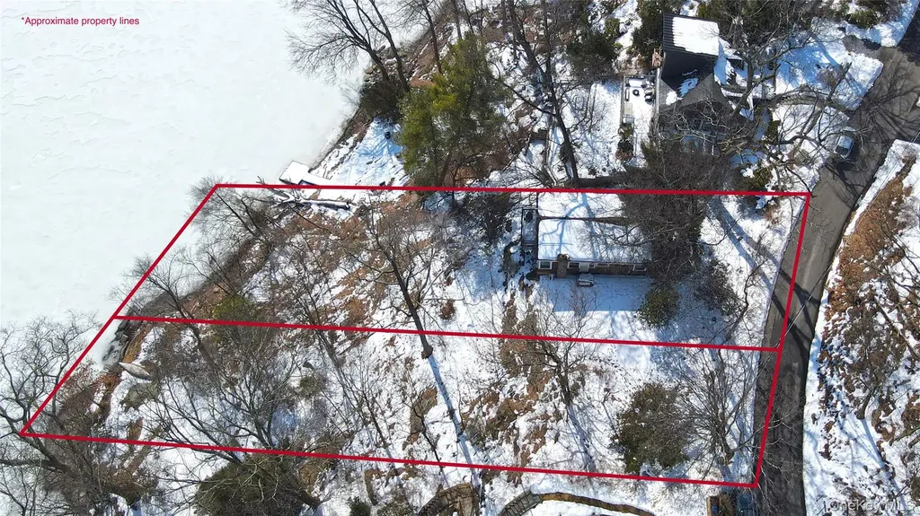 315 Lake Drive Lake Peekskill NY 10537