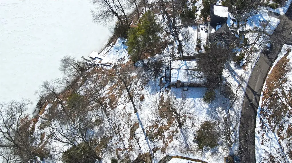 315 Lake Drive Lake Peekskill NY 10537