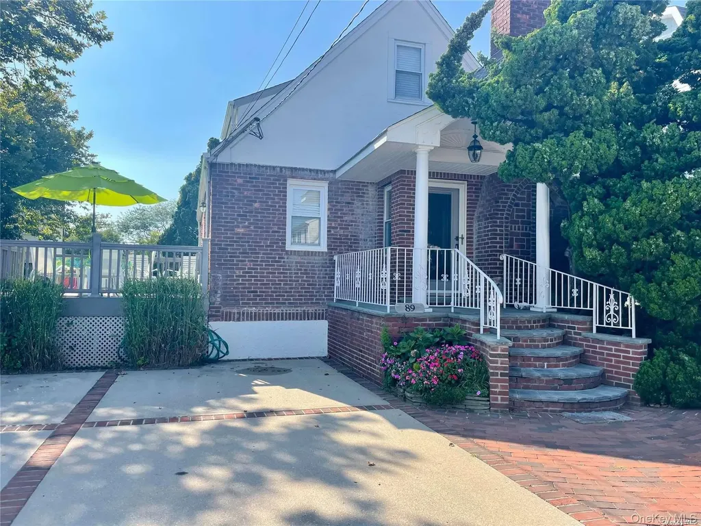 89 Lynbrook Point Lookout NY 11569