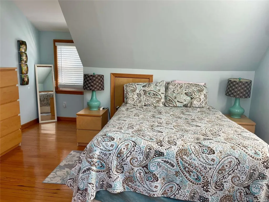 89 Lynbrook Point Lookout NY 11569