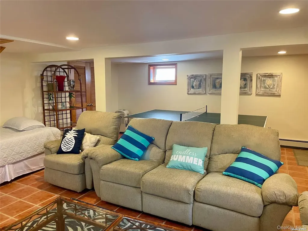 89 Lynbrook Point Lookout NY 11569
