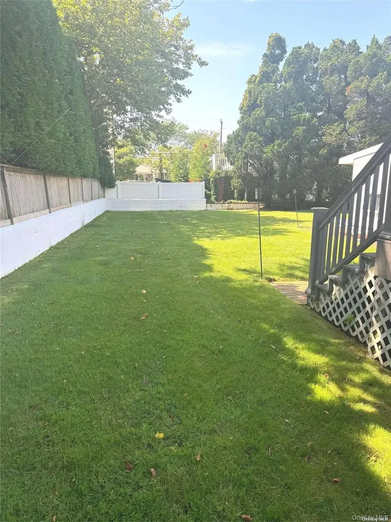 89 Lynbrook Point Lookout NY 11569