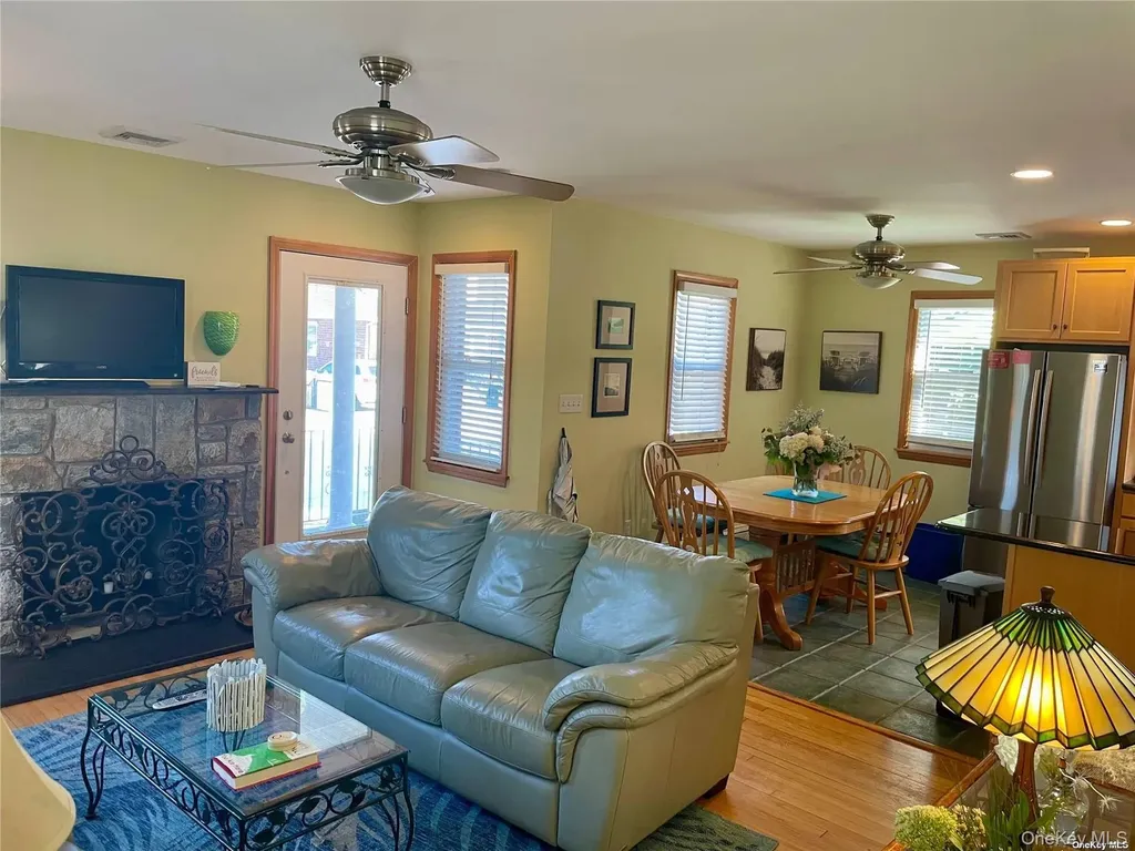 89 Lynbrook Point Lookout NY 11569