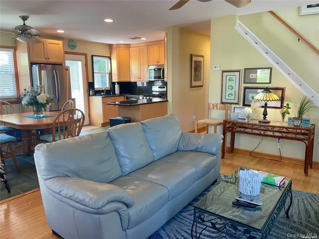 89 Lynbrook Point Lookout NY 11569