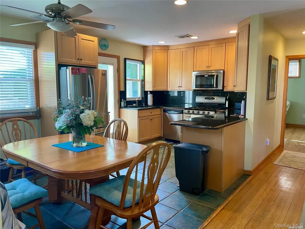 89 Lynbrook Point Lookout NY 11569