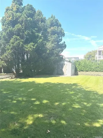 89 Lynbrook Point Lookout NY 11569