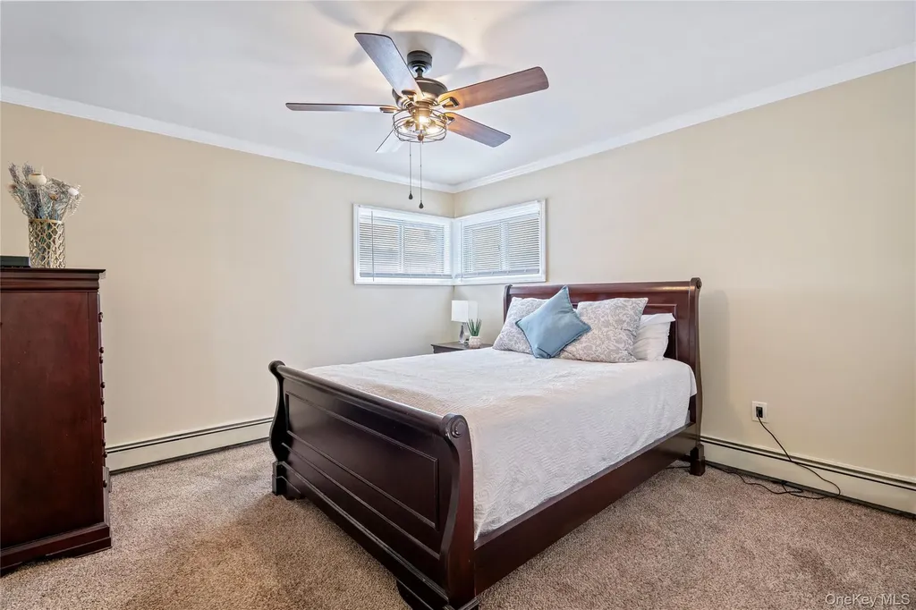 68 Summer Lane Hicksville NY 11801