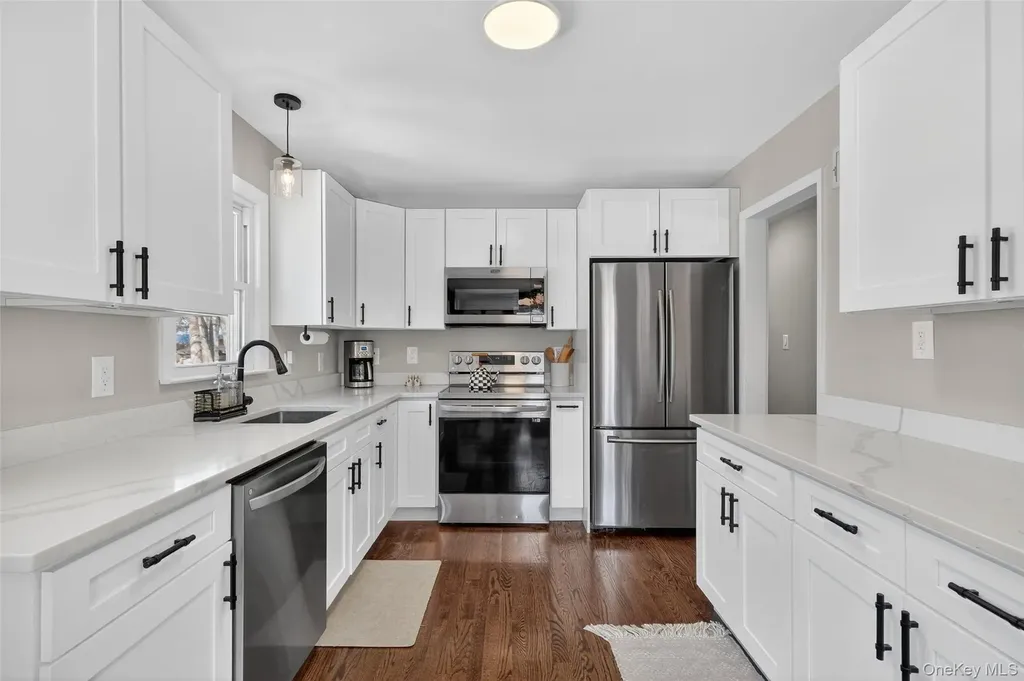 15 Laffin Lane Poughkeepsie NY 12603