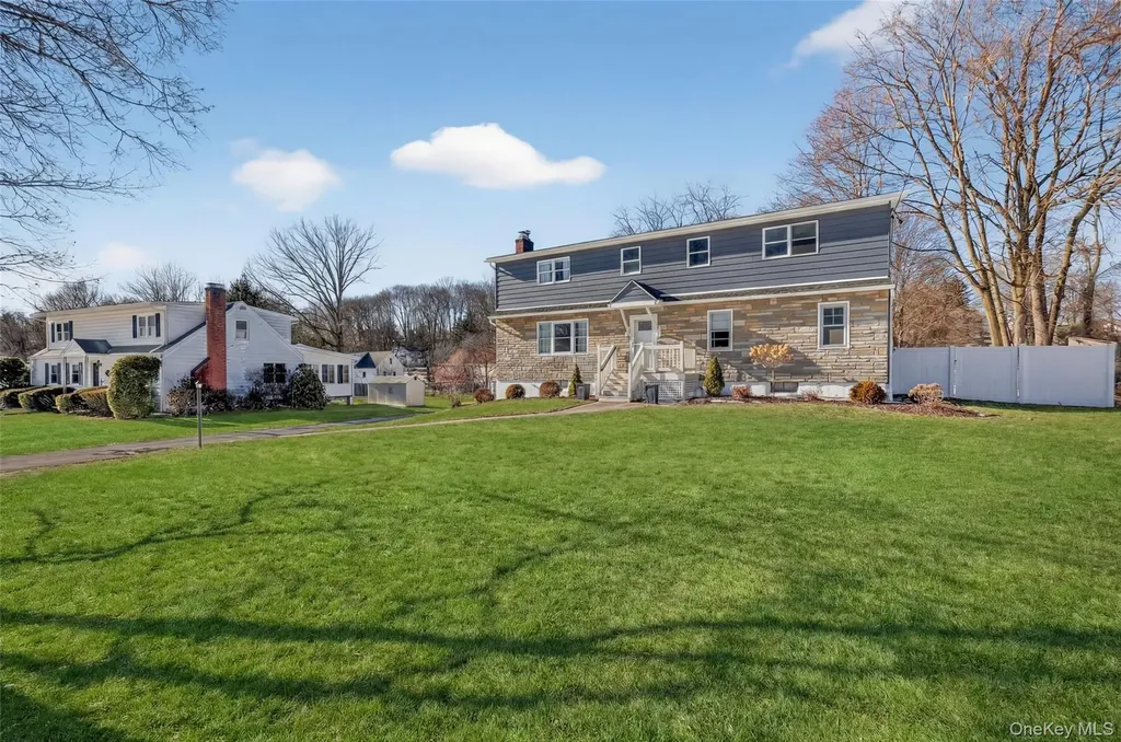 15 Laffin Lane Poughkeepsie NY 12603