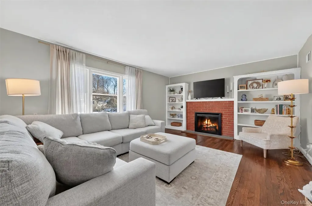 15 Laffin Lane Poughkeepsie NY 12603