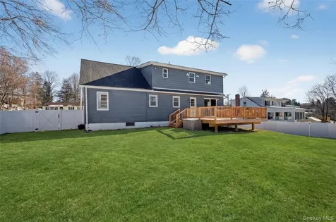15 Laffin Lane Poughkeepsie NY 12603