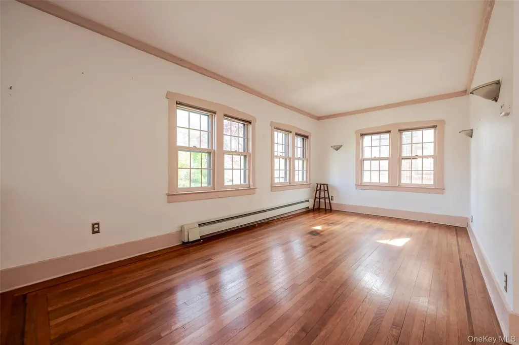 32 E Atlantic Avenue Oceanside NY 11572