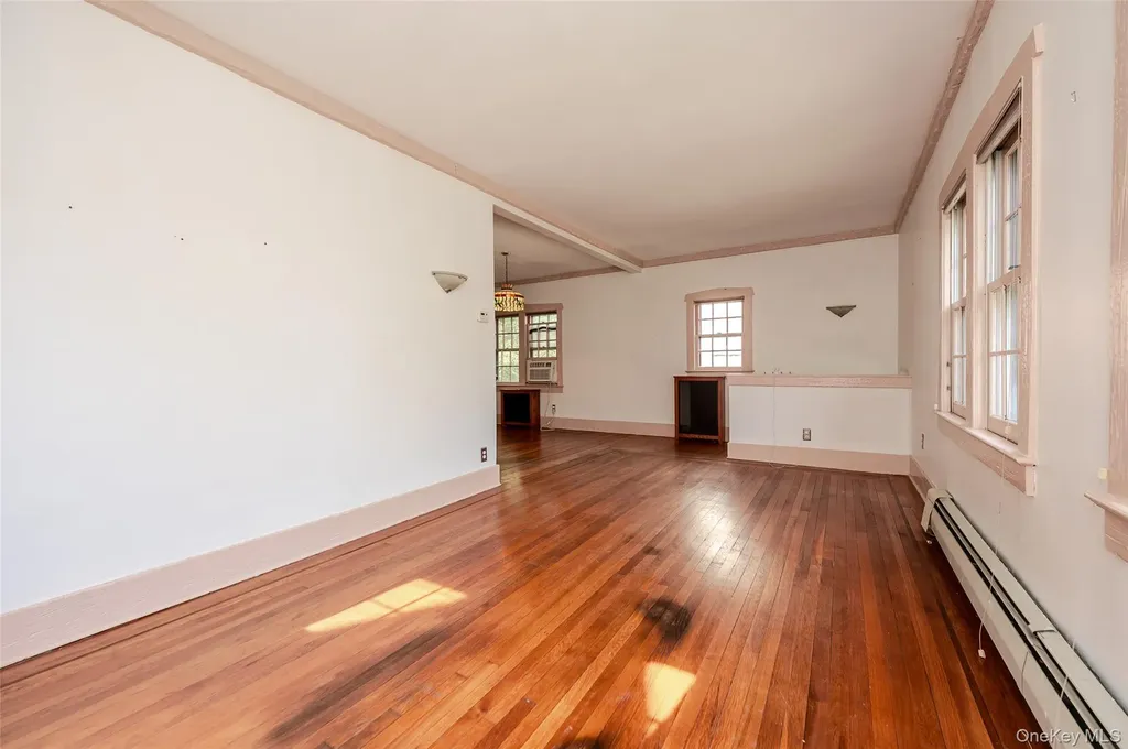 32 E Atlantic Avenue Oceanside NY 11572