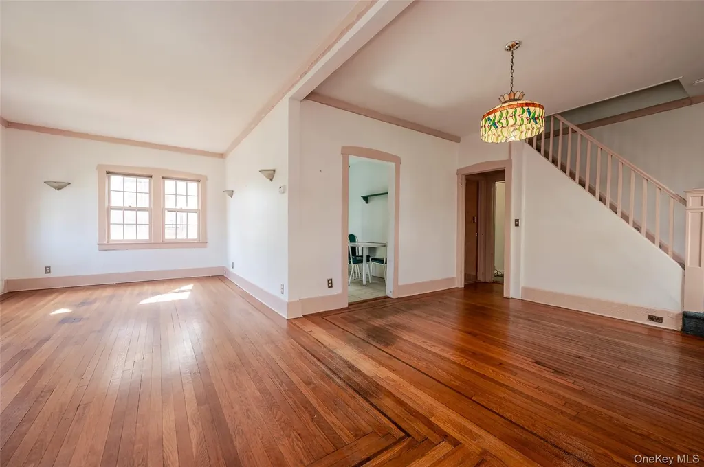 32 E Atlantic Avenue Oceanside NY 11572