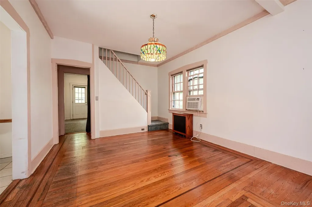 32 E Atlantic Avenue Oceanside NY 11572