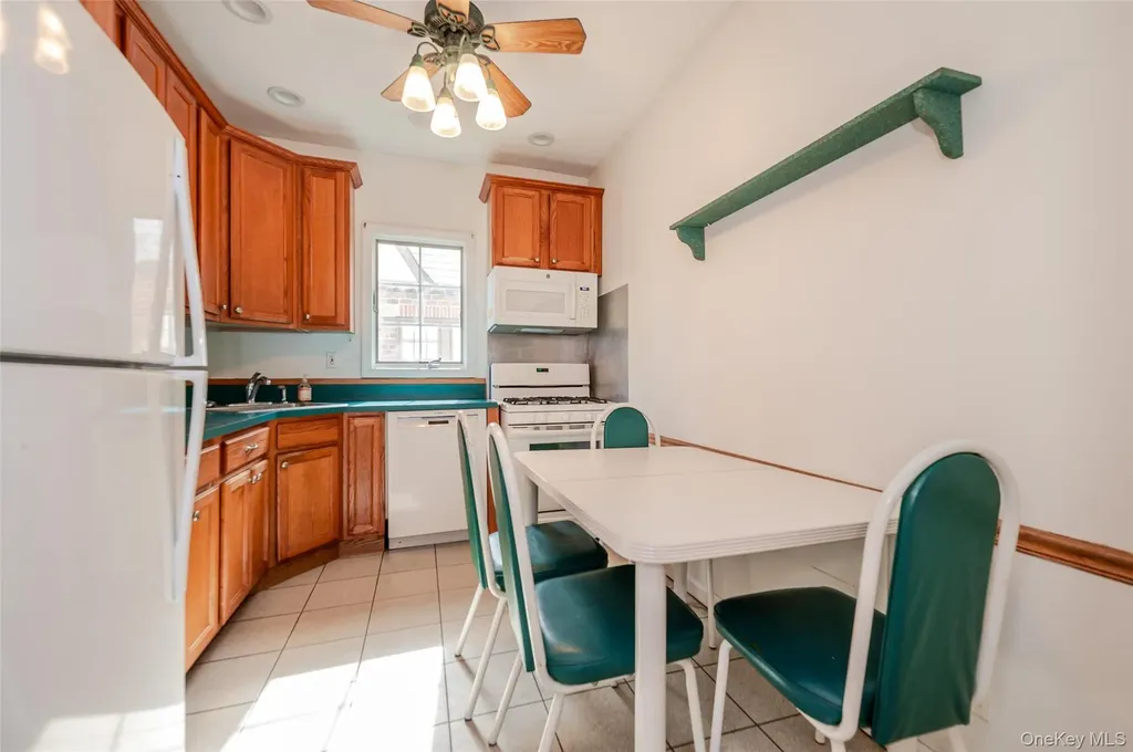 32 E Atlantic Avenue Oceanside NY 11572