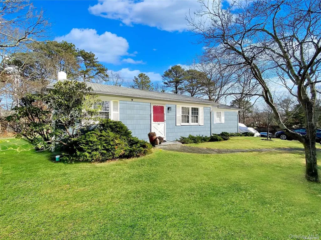18 Old Riverhead Road Hampton Bays NY 11946