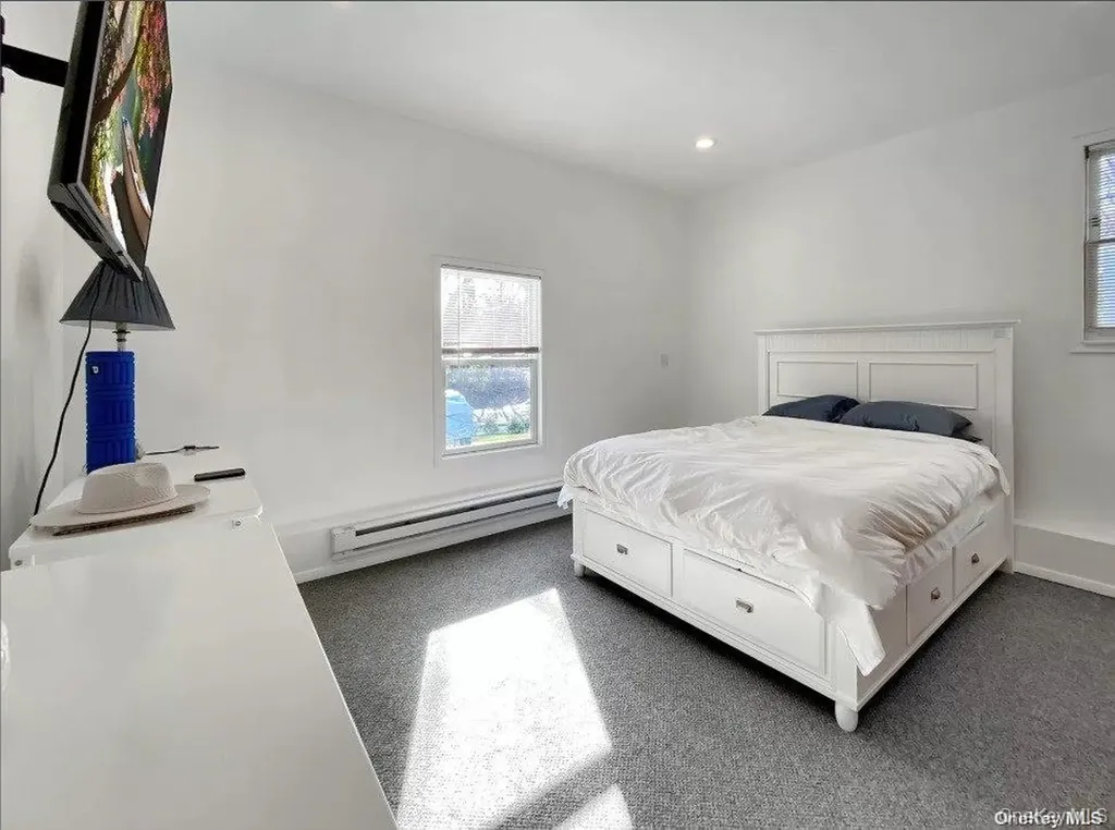 18 Old Riverhead Road Hampton Bays NY 11946