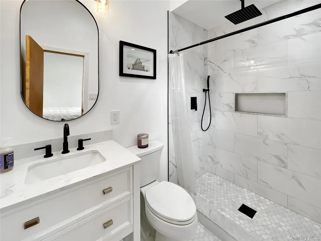 18 Old Riverhead Road Hampton Bays NY 11946