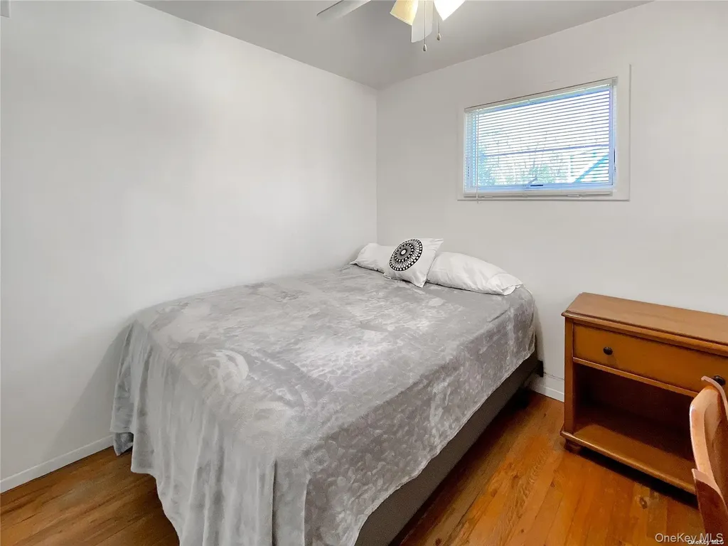 18 Old Riverhead Road Hampton Bays NY 11946