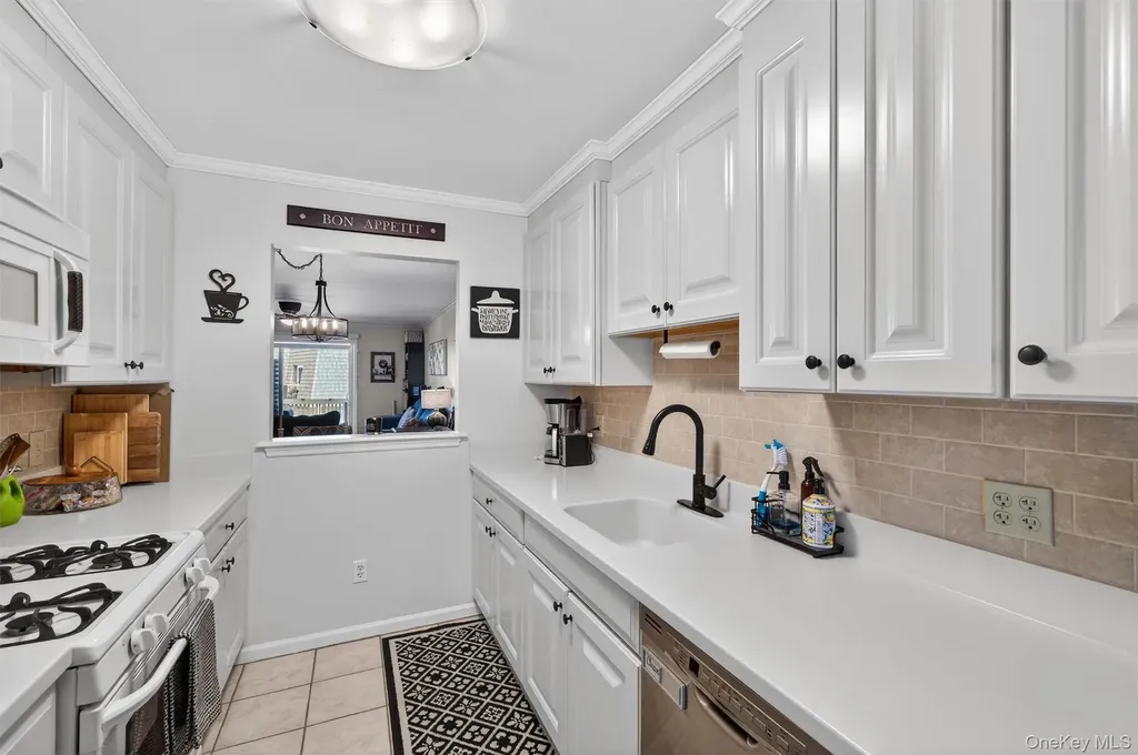 21 Magnolia Lane Warwick NY 10990