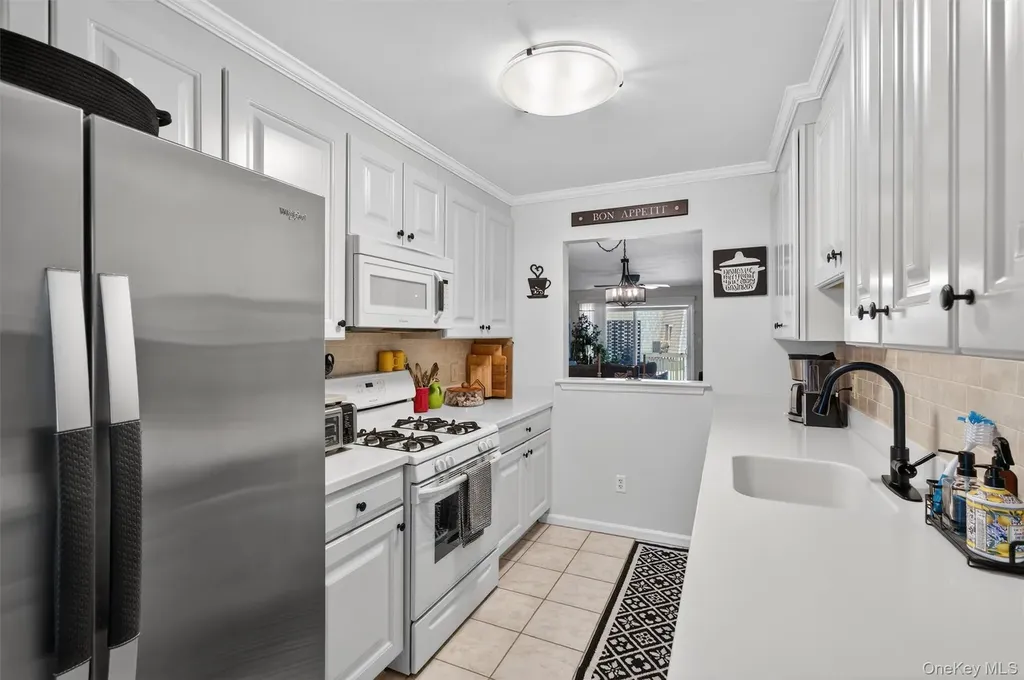 21 Magnolia Lane Warwick NY 10990