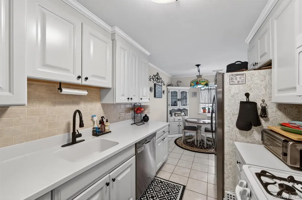 21 Magnolia Lane Warwick NY 10990