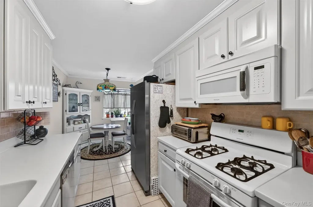 21 Magnolia Lane Warwick NY 10990