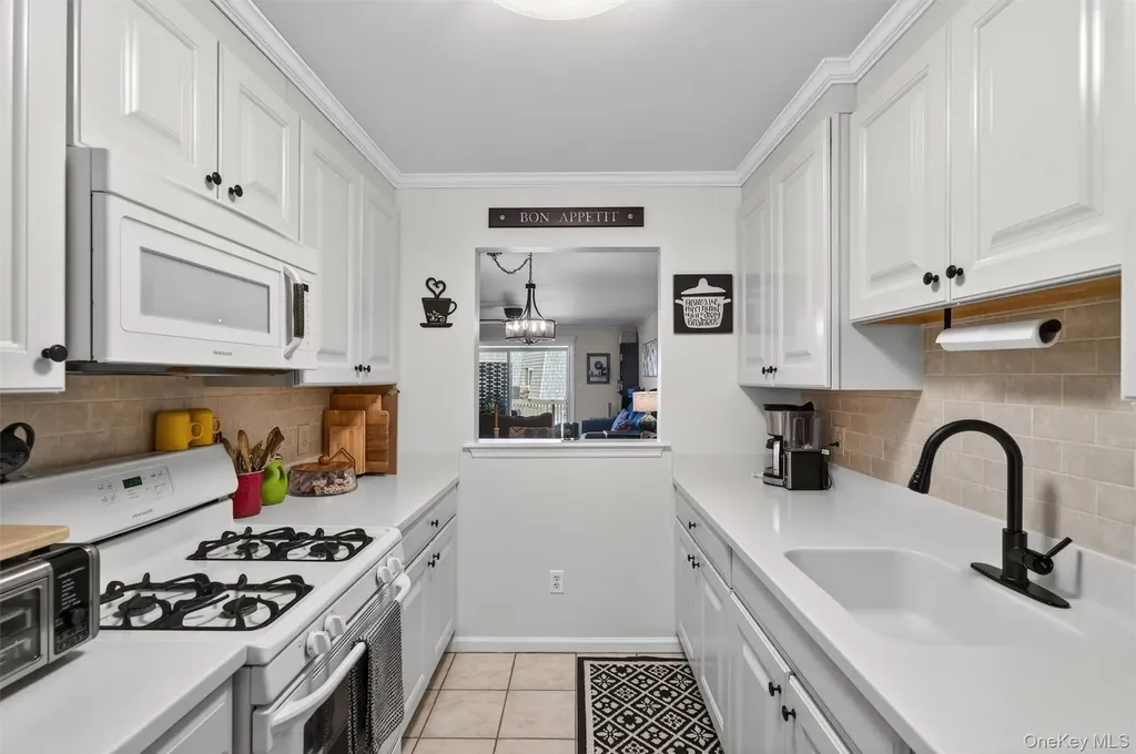 21 Magnolia Lane Warwick NY 10990